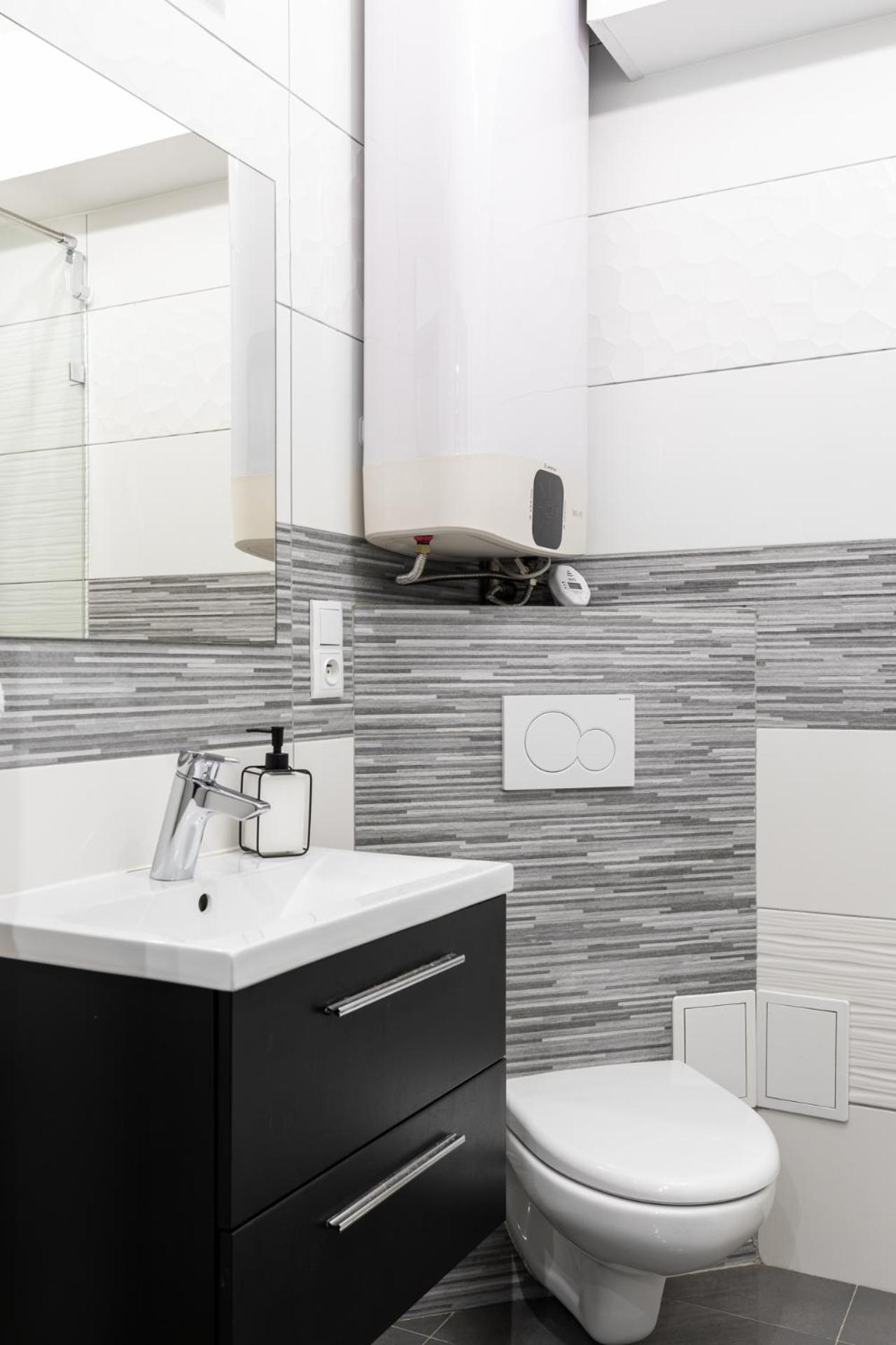 Apartamenty Premium, Faktura Vat, Zrodlowa Centrum Parter Ground Floor Parking Super Lokalizacja Two Bedrooms Kitchen 50 M2 Kielce Ngoại thất bức ảnh